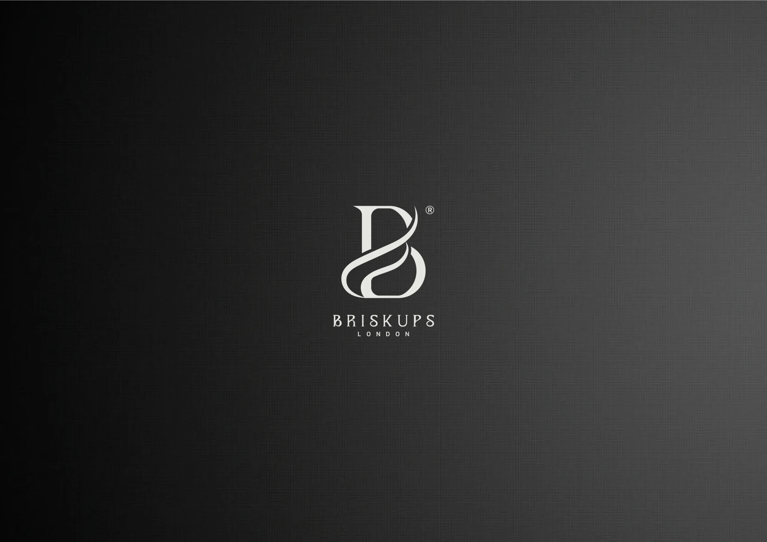 THIẾT KẾ LOGO – BRISKUPS – THƯƠNG HIỆU BÌNH GIỮ NHIỆT TỪ ANH QUỐC (SINCE 2024)