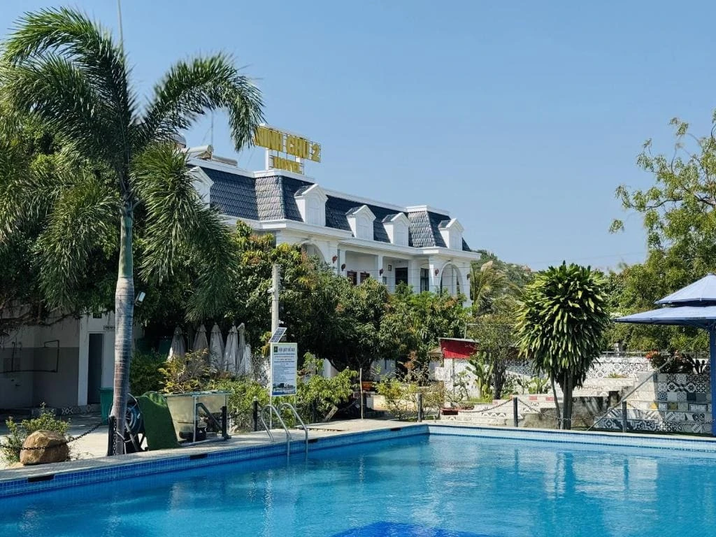 Top 10 Khách Sạn Phan Rang Gần Biển Ninh Chữ